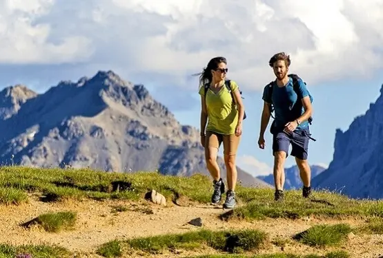 Rencontres au Sommet : Rando Romantique en Haute-Loire - Séjour Nature et Amour - Agence matrimoniale Unicis